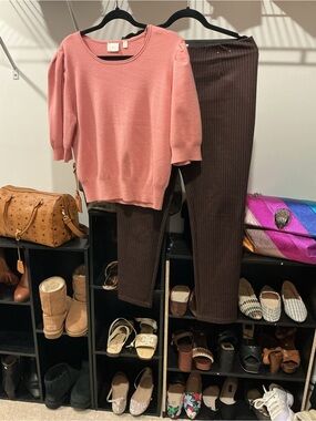 Women's Pink Short-Sleeve Sweater - Classic Knit Top